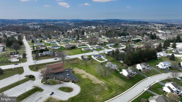 861 CAPE HORN RD, York, PA 17402