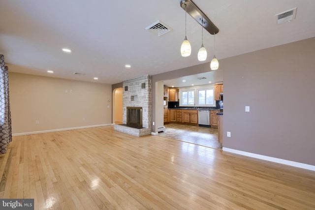 861 CAPE HORN RD, York, PA 17402