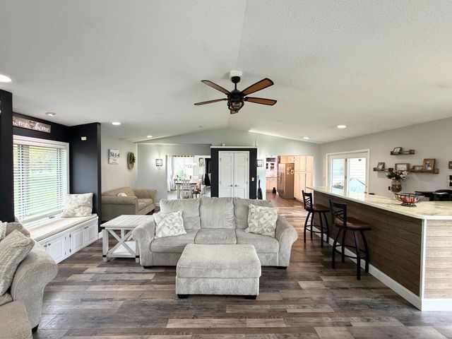 10184 N Linden Road, Vienna Twp, MI 48420