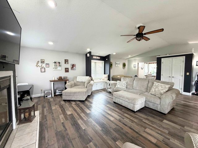 10184 N Linden Road, Vienna Twp, MI 48420