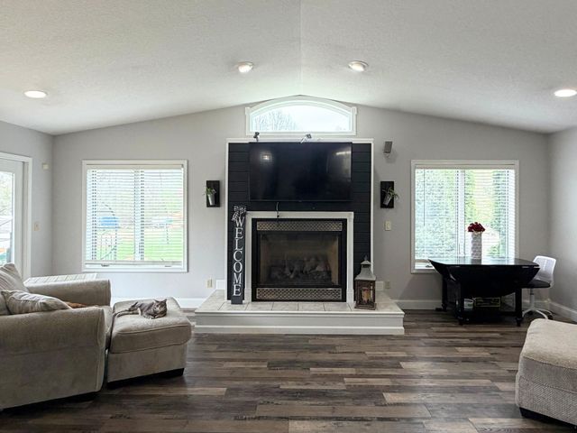 10184 N Linden Road, Vienna Twp, MI 48420