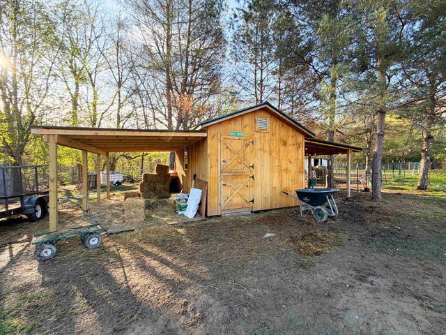 10184 N Linden Road, Vienna Twp, MI 48420