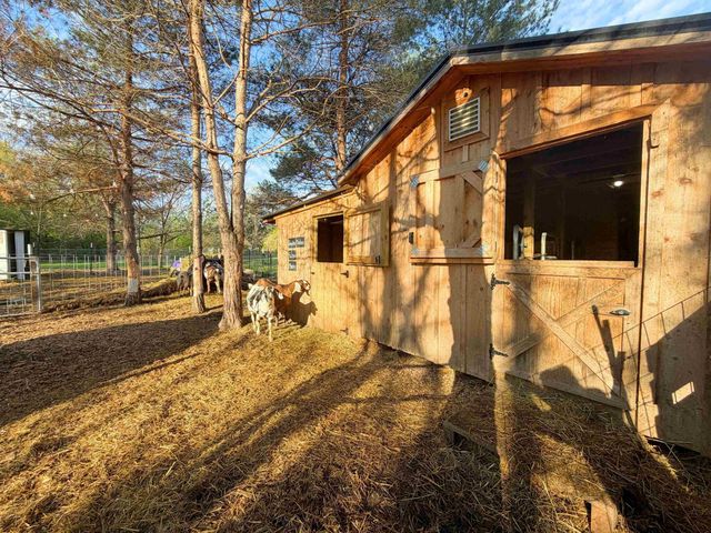 10184 N Linden Road, Vienna Twp, MI 48420