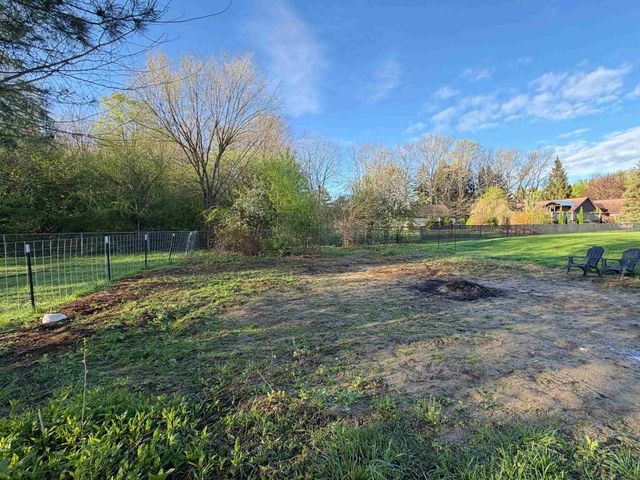 10184 N Linden Road, Vienna Twp, MI 48420