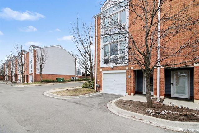 274 Main Sail Ct Court, Detroit, MI 48207