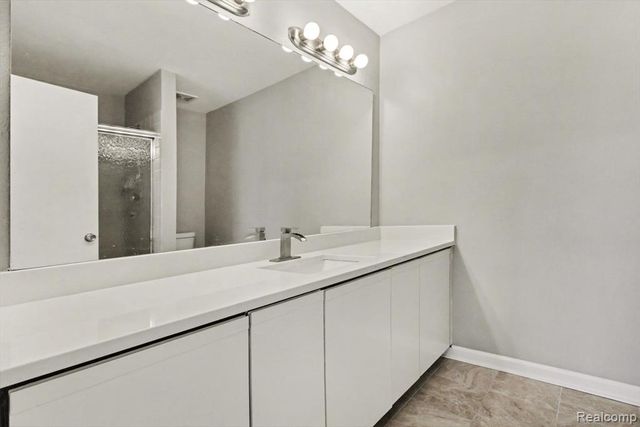 274 Main Sail Ct Court, Detroit, MI 48207