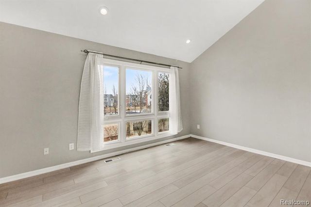 274 Main Sail Ct Court, Detroit, MI 48207