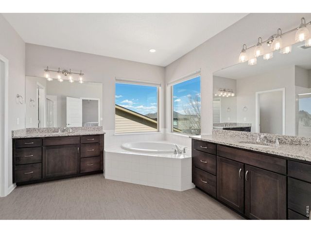 6050 Medlar Pl, Fort Collins, CO 80528