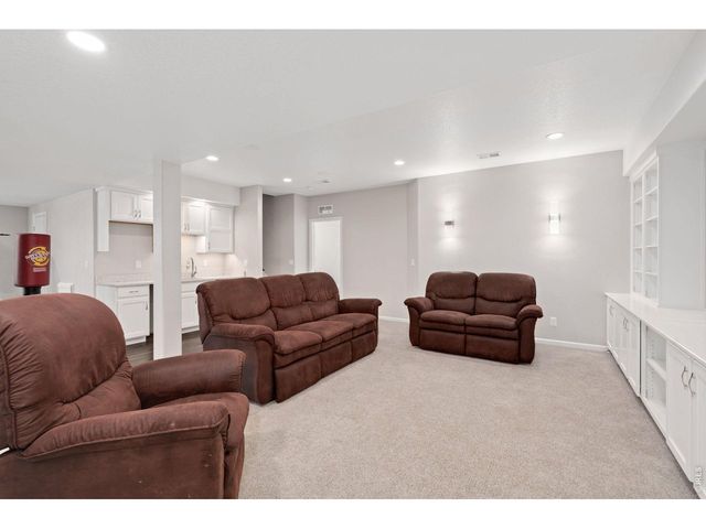 6050 Medlar Pl, Fort Collins, CO 80528