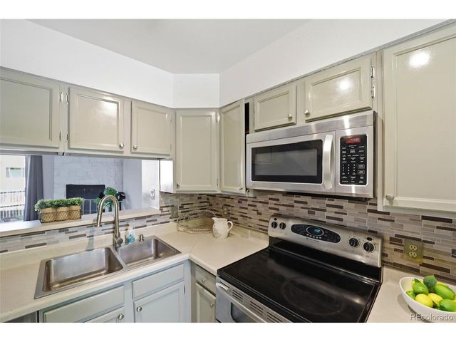 9509 W Coal Mine Ave B, Littleton, CO 80123