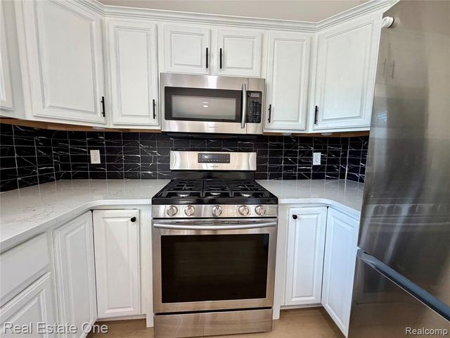 1930 Alexander Drive, Westland, MI 48186