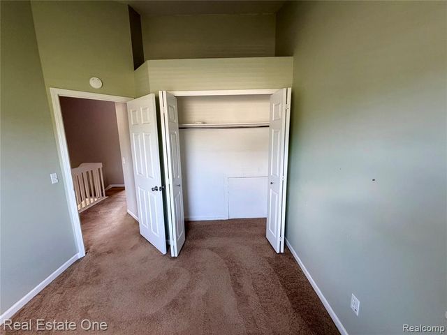 1930 Alexander Drive, Westland, MI 48186