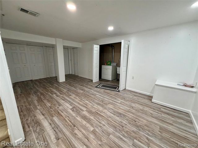 1930 Alexander Drive, Westland, MI 48186