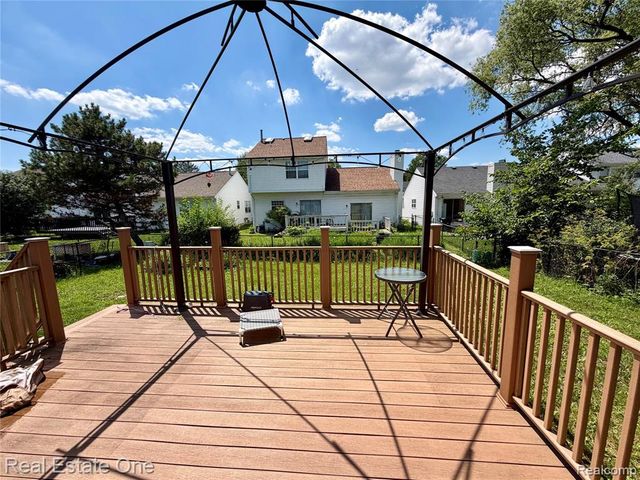 1930 Alexander Drive, Westland, MI 48186