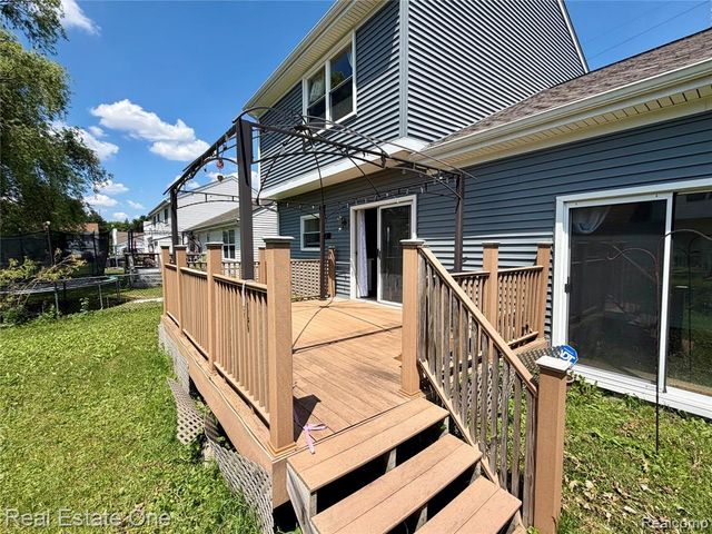 1930 Alexander Drive, Westland, MI 48186