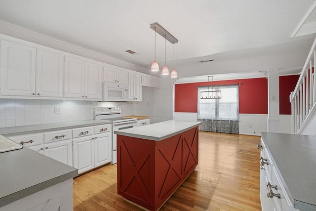 1000 County Road 458, Coupland, TX 78615