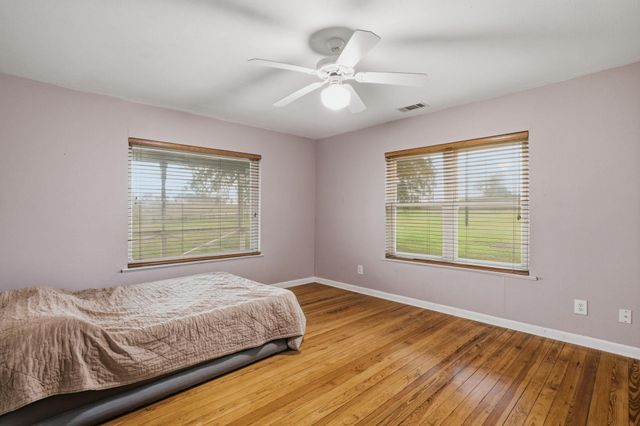 1000 County Road 458, Coupland, TX 78615