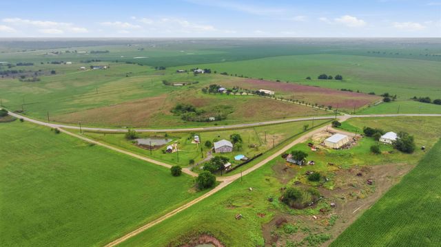 1000 County Road 458, Coupland, TX 78615