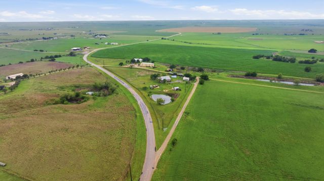 1000 County Road 458, Coupland, TX 78615