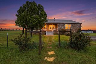 1000 County Road 458, Coupland, TX 78615