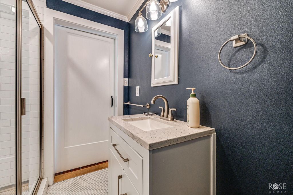 Image 23 of property listing at 826 W Avenue H, San Angelo, TX 76901