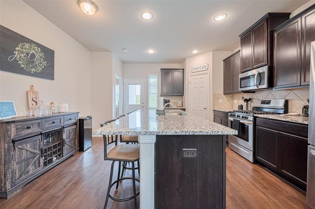 1214 Red Hills Drive, Rosharon, TX 77583