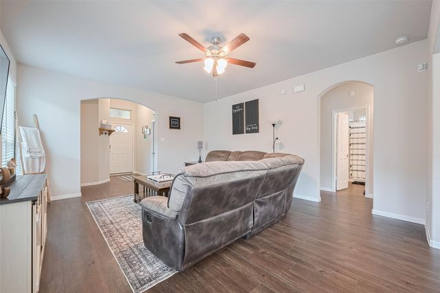 1214 Red Hills Drive, Rosharon, TX 77583