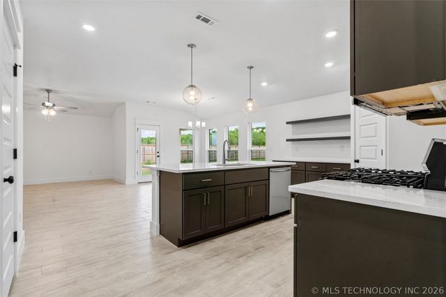 6017 N 30th Street, Broken Arrow, OK 74014