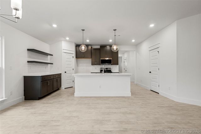 6017 N 30th Street, Broken Arrow, OK 74014