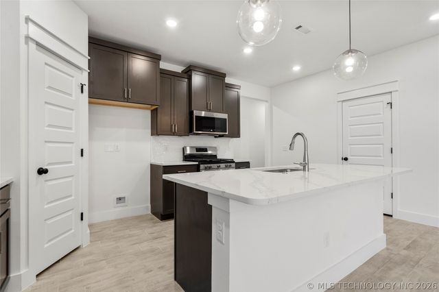 6017 N 30th Street, Broken Arrow, OK 74014