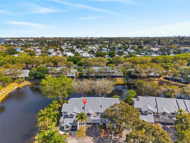 1874 Discovery Way, Deerfield Beach, FL 33442