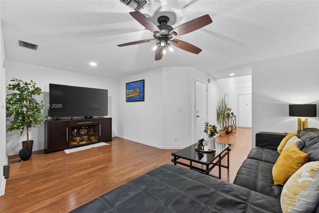 1874 Discovery Way, Deerfield Beach, FL 33442