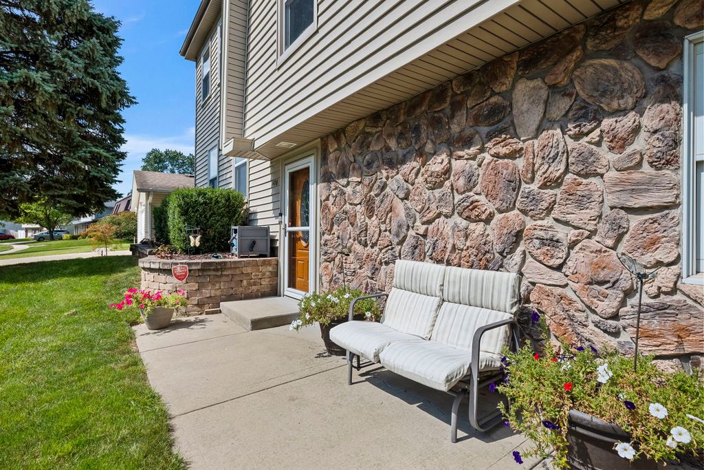 1476 Worden Way, Elk Grove Village, IL 60007 — photo 2