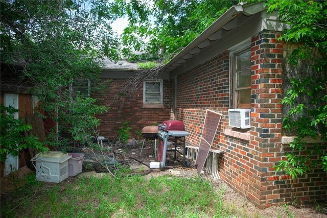 2008 Downing Street, The Village, OK 73120