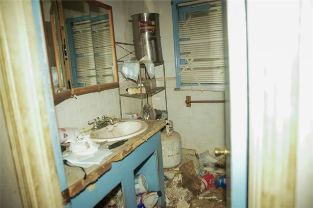 2008 Downing Street, The Village, OK 73120