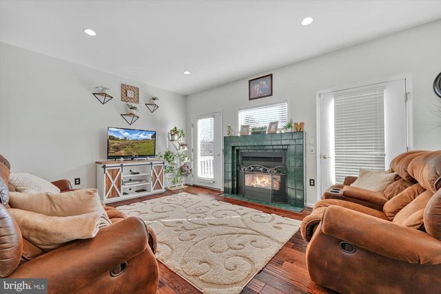 6 JACKSON RD, Pottsville, PA 17901