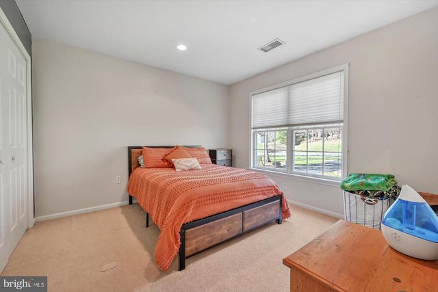 6 JACKSON RD, Pottsville, PA 17901