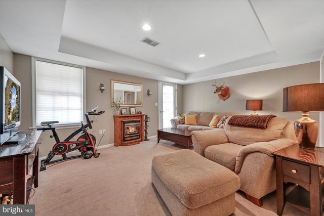 6 JACKSON RD, Pottsville, PA 17901