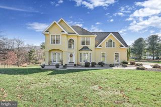 6 JACKSON RD, Pottsville, PA 17901