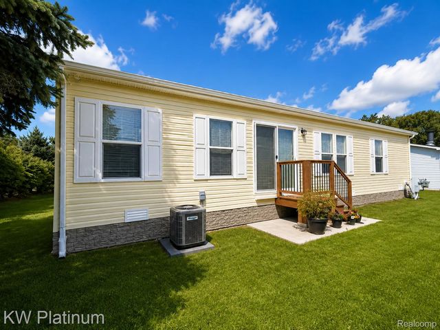50136 Wedgewood Court N, Shelby Charter Township, MI 48315