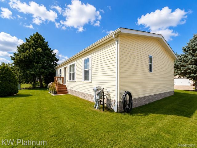 50136 Wedgewood Court N, Shelby Charter Township, MI 48315