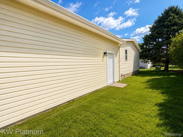 50136 Wedgewood Court N, Shelby Charter Township, MI 48315