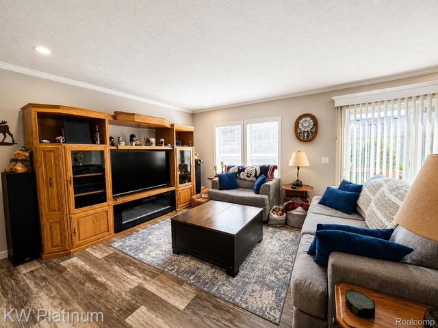 50136 Wedgewood Court N, Shelby Charter Township, MI 48315