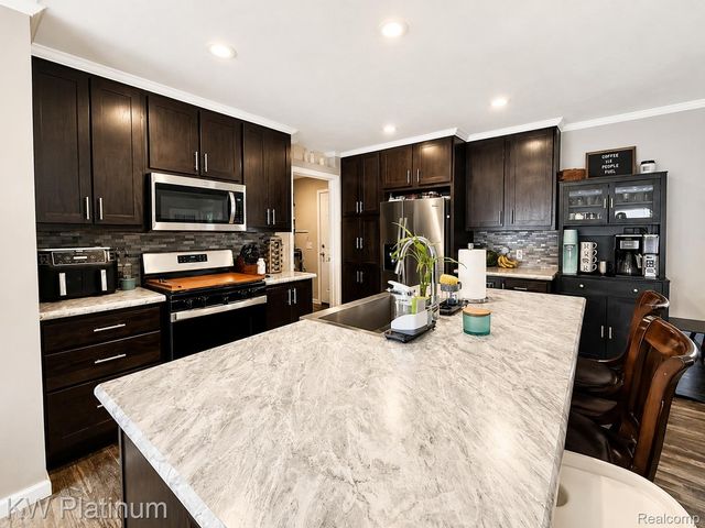 50136 Wedgewood Court N, Shelby Charter Township, MI 48315