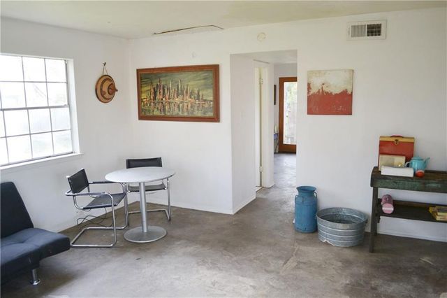 6900 Manor RD A, Austin, TX 78723