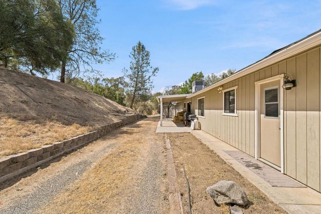30691 Morgan Canyon Road, Prather, CA 93651