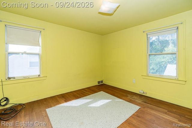 3137 Royal Avenue, Berkley, MI 48072