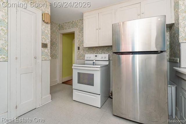 3137 Royal Avenue, Berkley, MI 48072