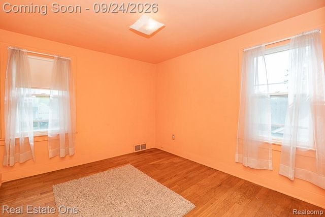 3137 Royal Avenue, Berkley, MI 48072