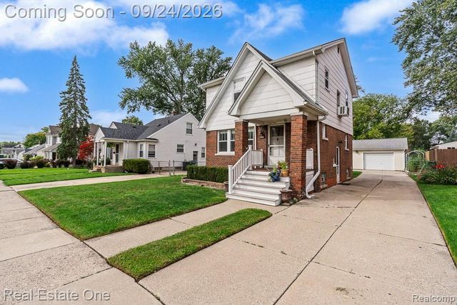 3137 Royal Avenue, Berkley, MI 48072